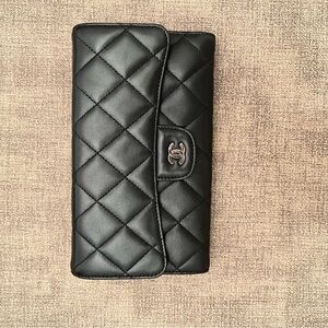 CHANEL Black Quilted Leather Wallet